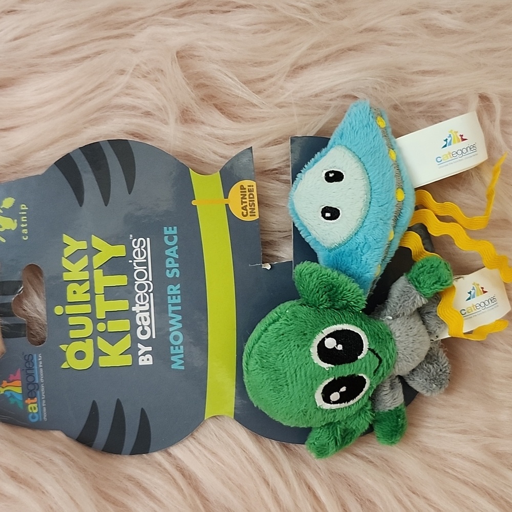 Brand New QUIRKY KITTY CATNIP Cat Toy-2CT